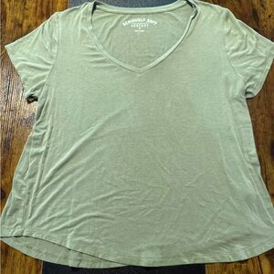 Aeropostale V-Neck Tee in Light Green